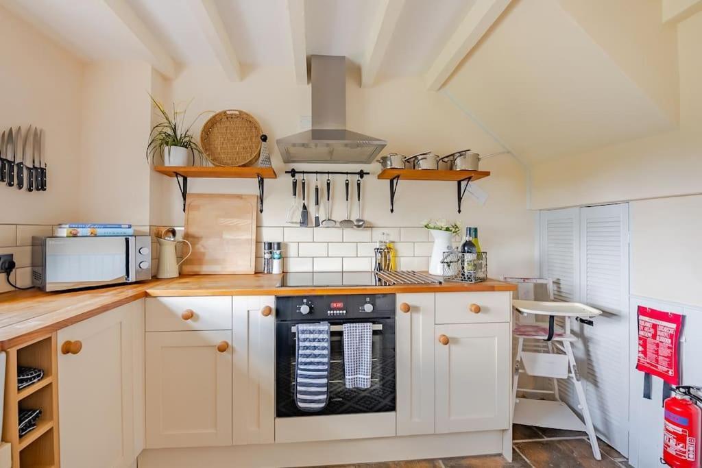 Rhos Y Bel Cottage Angelsey Llangadwaladr  Εξωτερικό φωτογραφία