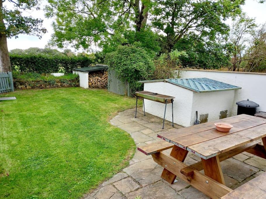 Rhos Y Bel Cottage Angelsey Llangadwaladr  Εξωτερικό φωτογραφία
